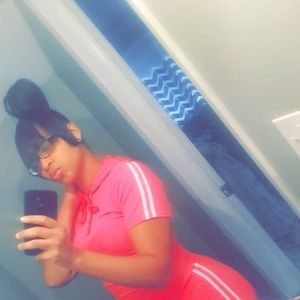 Meet your Posher, Kendra